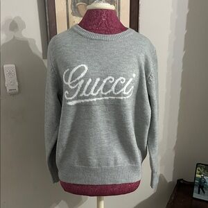 NO BRAND Light Gray Women's Crew Neck Sweater